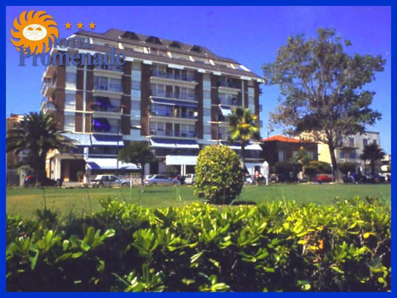Hotel Promenade Porto SantʼElpidio Exteriör bild