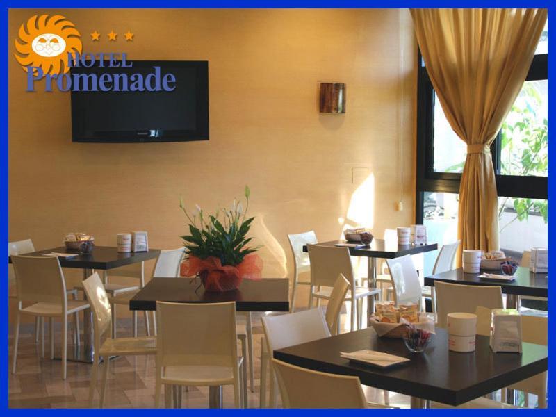 Hotel Promenade Porto SantʼElpidio Exteriör bild