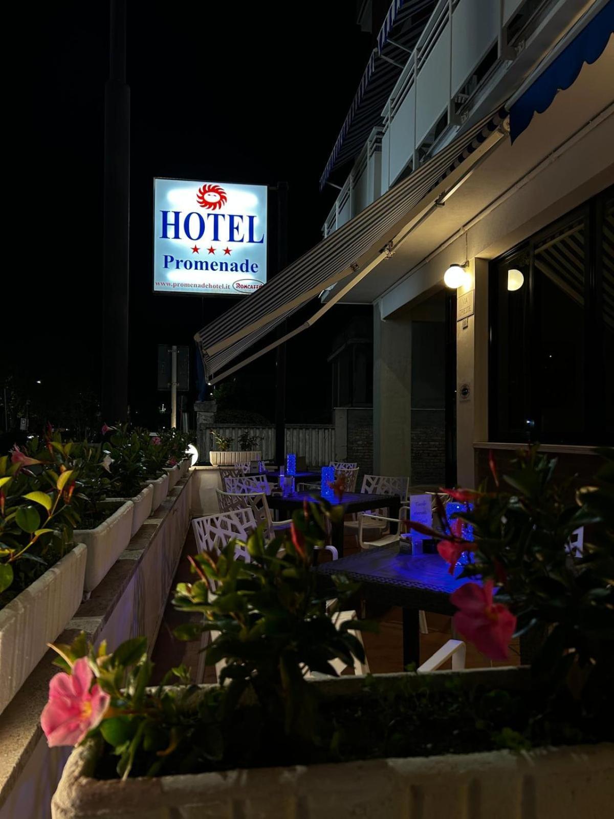 Hotel Promenade Porto SantʼElpidio Exteriör bild